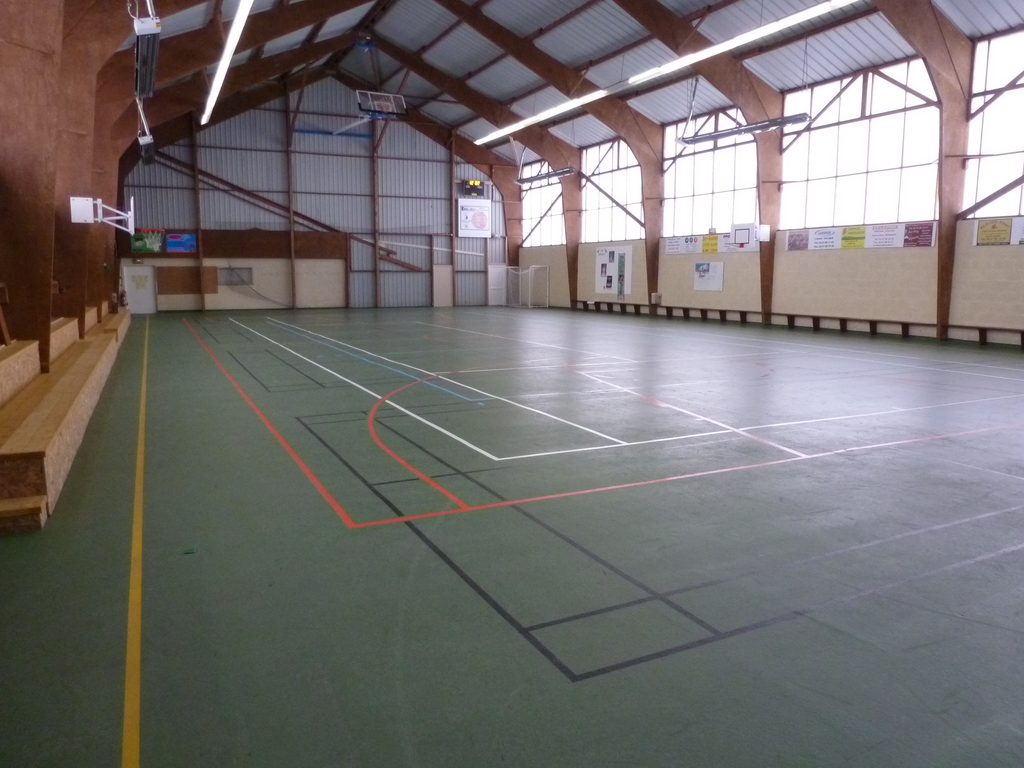 506ebe9748c85_Gymnase%20(Vieil-Baug%C3%A9)%20(2).JPG